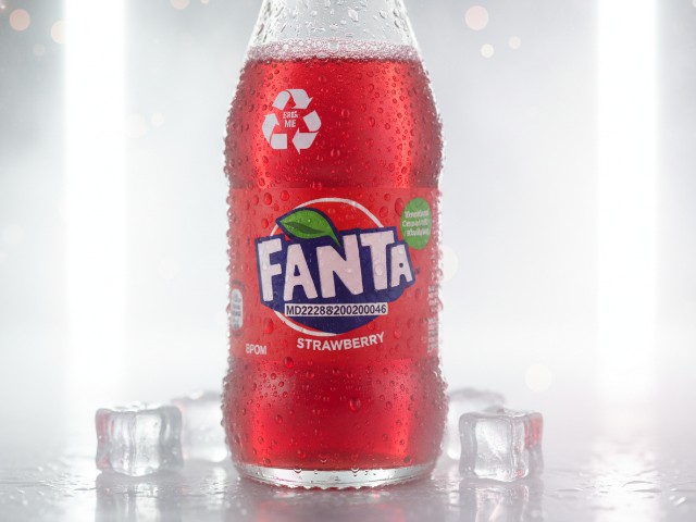BPOM (90)MD222882002600046 Fanta Design Recycle Me Minuman Berkarbonasi Rasa Stroberi