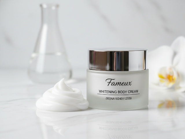 BPOM (90)NA18240112559 Fameux Whitening Body Cream With Niacinamide