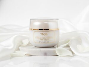 (90)NA18240113609 Ultimate Extra Whitening Body Cream By Miss Yon